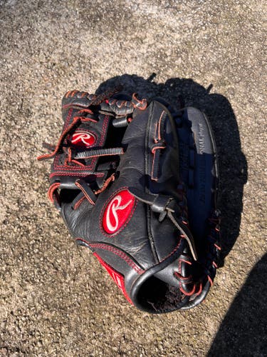 Used Right Hand Throw Rawlings Infield R9 Baseball Glove 11.25"