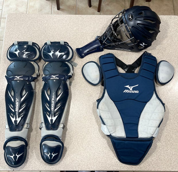 Grey and Navy Blue Adult 15” Mizuno Samurai Baseball Catcher’s Gear Box Set
