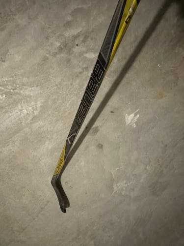 Intermediate Left Hand P88  Supreme 1S Hockey Stick