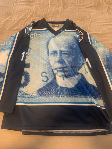 XL Canadian 5 Dollar Bill Jersey with shell and socks