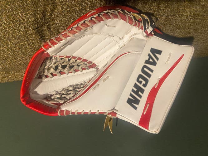 Vaughn Ventus LT88 goalie glove