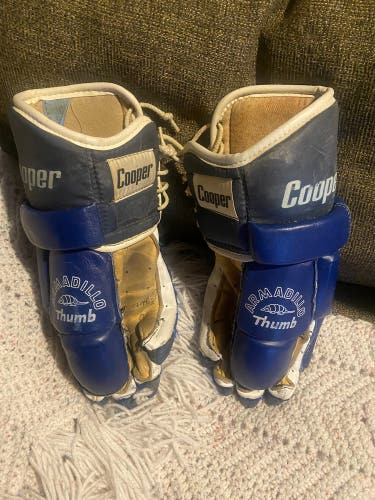 Cooper 17” hockey gloves