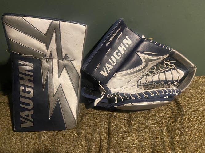 Vaughn velocity V Elite Pro goalie gloves