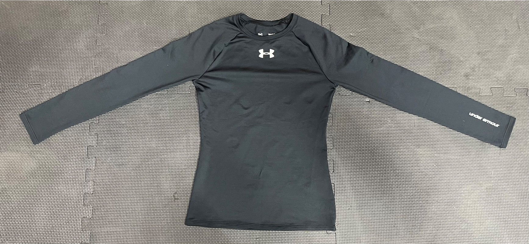 Used Compression Under Armour Baseball Sleeves- Youth Large. Good Condition!!!