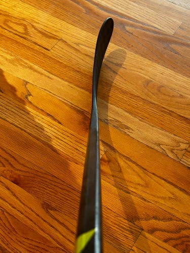 Intermediate Left Hand P28 Super Tacks AS4 Pro Hockey Stick