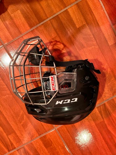 Used Medium CCM  Resistance 300 Helmet