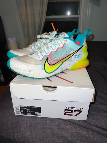Men's Size 9.0 (Women's 10) Low Top Force Zoom Trout 7