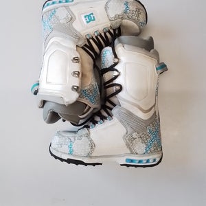 Used Dc Shoes Snowboard Boots Senior 7 Womens Snowboard Boots