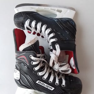 Used Bauer X300 Junior 02 Ice Hockey Skates