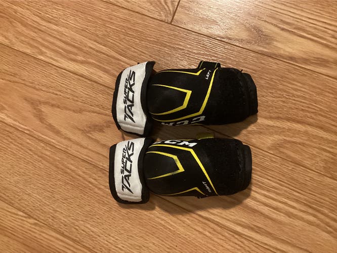 Used Large CCM  Super Tacks Elbow Pads