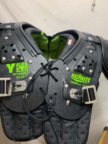 Youth XS Schutt Y Flex 2.0 Shoulder Pads With Back Flap