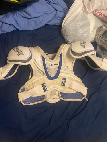 Used Large Bauer nexus classic Shoulder Pads
