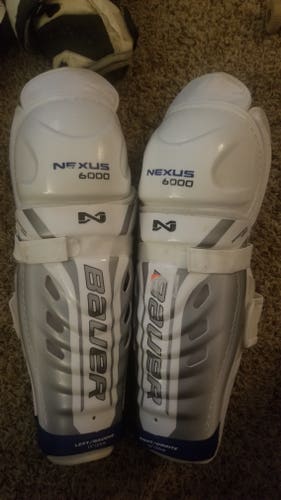 Junior Bauer Nexus 6000 Shin Pads