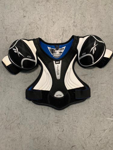 Used Junior Reebok XTK Hockey Shoulder Pads (Size: Medium)
