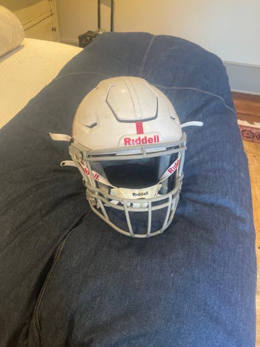 Youth Large Riddell SpeedFlex Helmet (Great Condition)