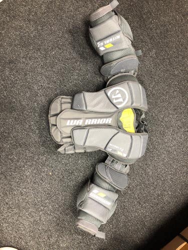 Used Small/Medium Warrior Ritual G2 Goalie Chest Protector