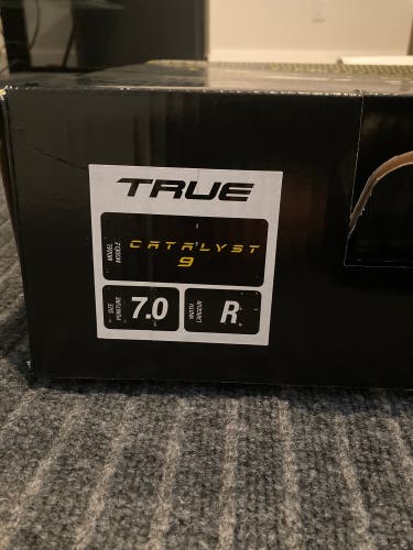 New True Catalyst 9 Skates Size 7. New In Box. Never Baked.