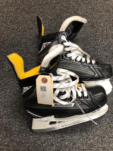 Junior Used Bauer s150 Hockey Skates D&R (Regular) 2.5