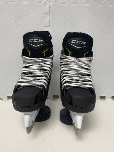 Junior New CCM RibCor SILVER Hockey Skates Regular Width Size 4.5