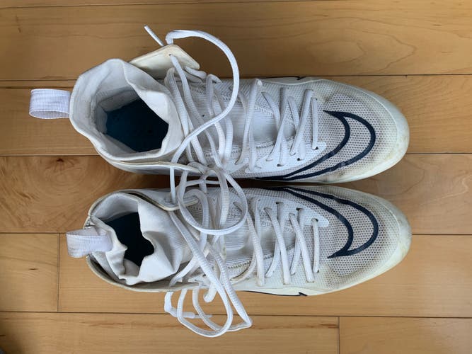 White Youth Used Unisex Size Men's 10.5 (W 11.5) Molded Cleats Nike Mid Top Alpha Huarache 8 Pro