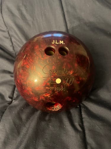 Columbia 300 Bowling ball