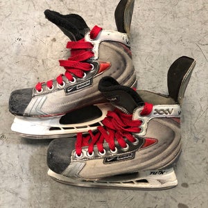Used Junior Bauer Vapor XXV Hockey Skates (Regular) - Size: 4.5