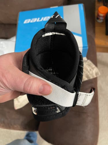 Used Small Bauer Elbow Pads