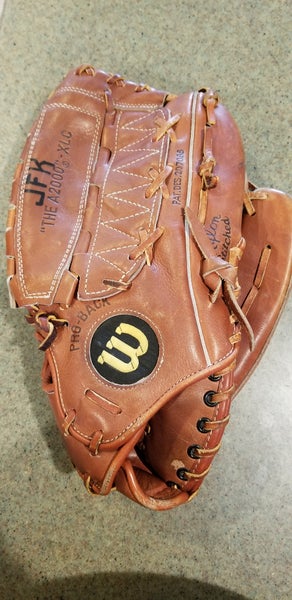 Used Wilson Right Hand Throw Outfield A2000 Baseball Glove 13"