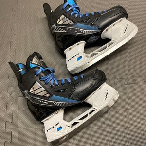 True TF7 junior hockey skates size 2.5