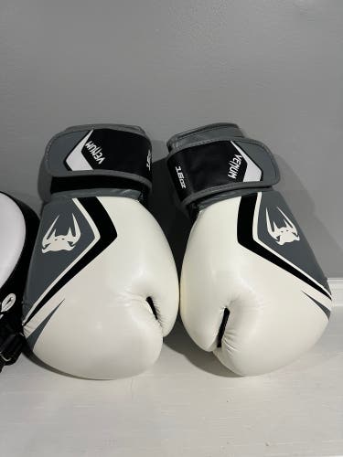 Venum Boxing Gloves Contender 2.0