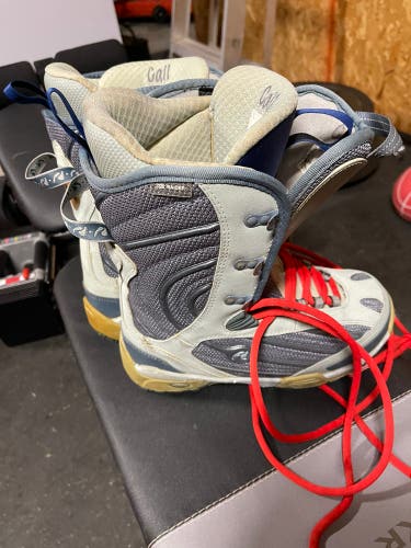 Men's Size 7.0 (Women's 8.0) K2 Stiff Flex Raider Snowboard Boots