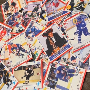 42 Count NHL 1990-91 Trading Cards