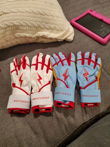 Bruce Bolt Large Batting Gloves(2 pairs)