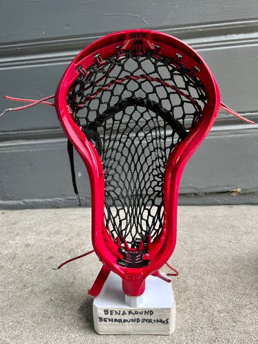 STX Surgeon 900, RED, Pro Strung Stringking 4S Mesh