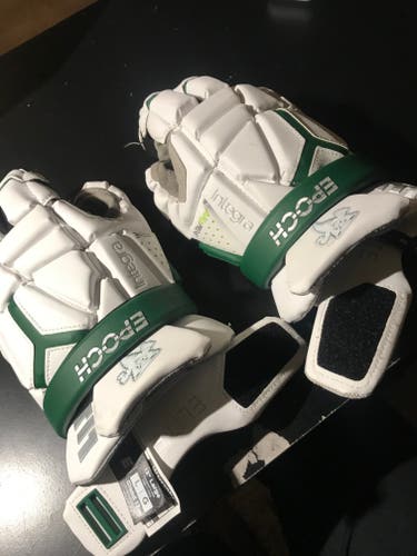 New Player's Epoch Integra Lacrosse Gloves large