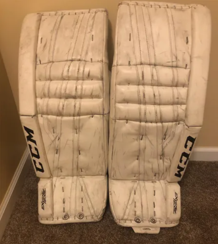 White Intermediate 31" CCM Extreme Flex 860  Goalie Leg Pads