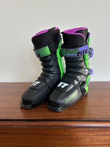 Lightly Used Full Tilt Classic 25.5