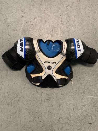 Used Junior Bauer Supreme One.6 Hockey Shoulder Pads (Size: Small)
