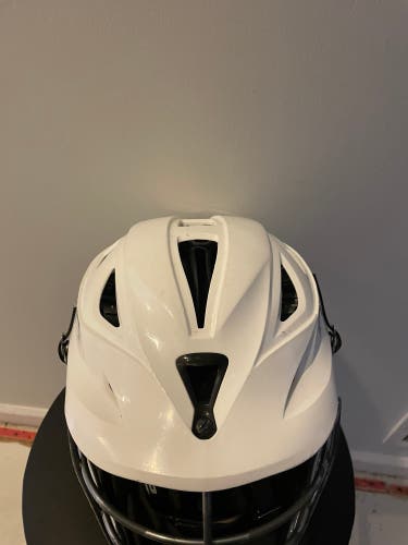 Player's Cascade R Helmet