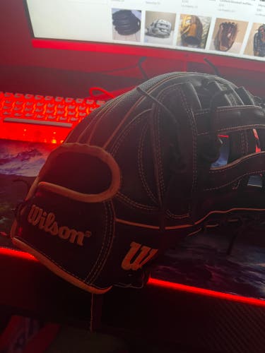 Used Right Hand Throw 12.75" A2000 Baseball Glove