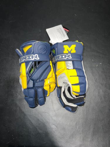 Michigan- New Maverik Max Glove (Team Issued 2022)