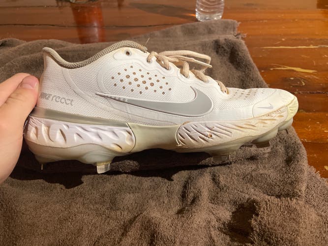 White Men's Metal Low Top