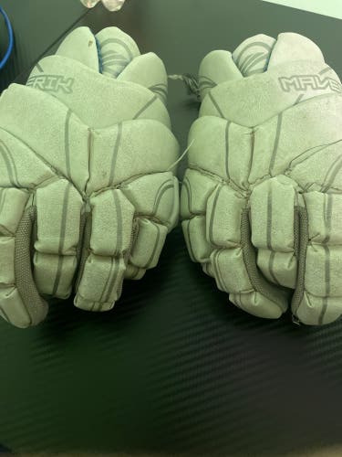 Used Maverik 12" Zoom Lacrosse Gloves