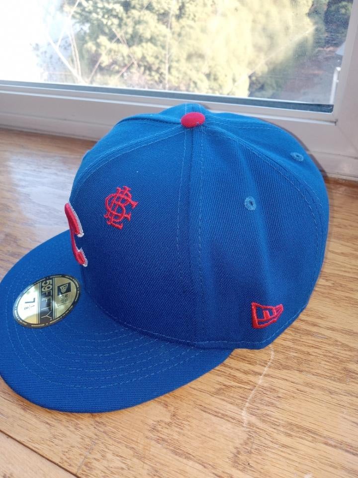 New Era 59FIFTY Chicago Cubs Patch Pride Fitted Hat 7 1/8