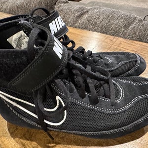 Nike Wrestling Shoes size 5.5