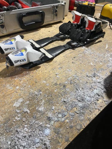 Used Look Max Din 15 SPX 15 Rockerflex Ski Bindings