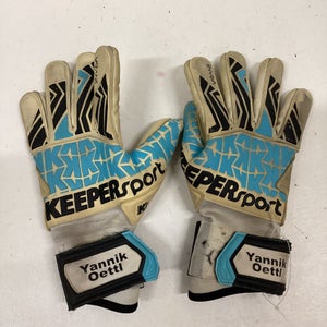 Used 4mm White Claw Goalie Gloves 10 Soccer Goalie Gloves