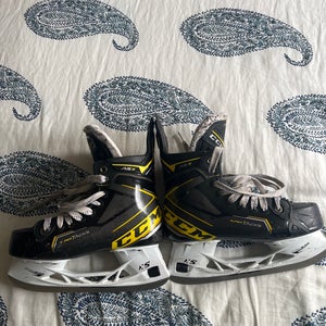 Used CCM Regular Width Size 4.5 Super Tacks AS3 Hockey Skates