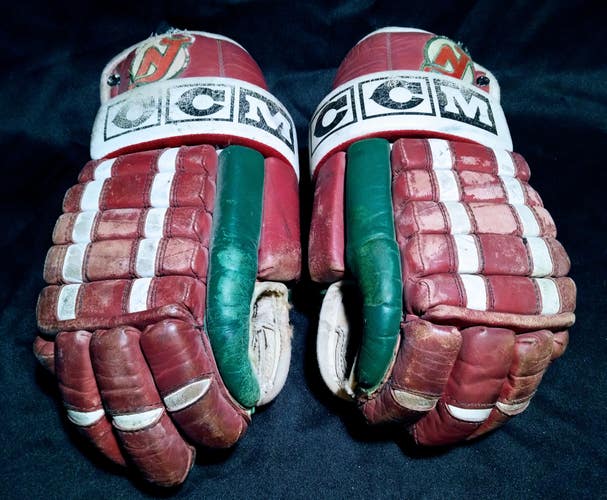 Vintage NHL New Jersey Devils CCM HG10 Hockey Gloves