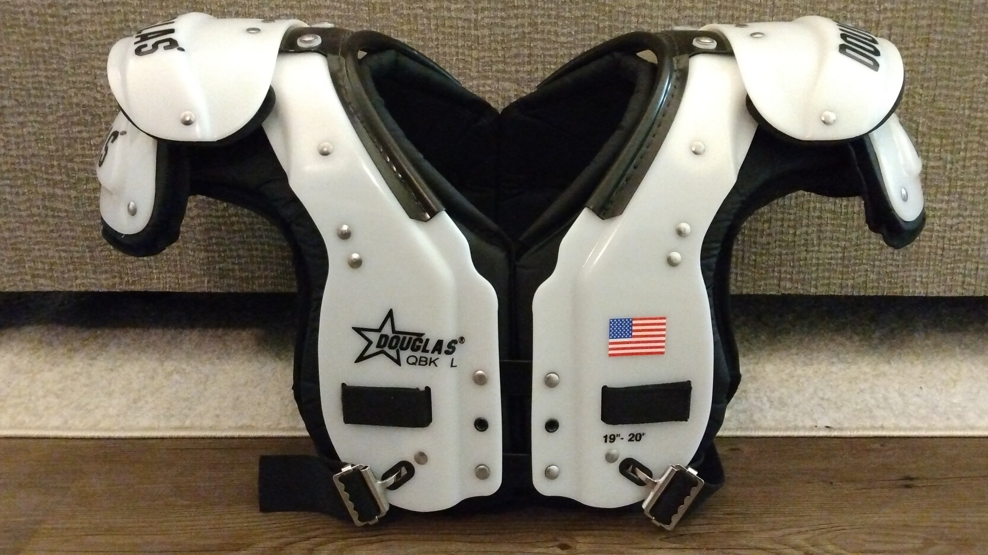 New Adult Large Douglas QBK Shoulder Pads with Backplate